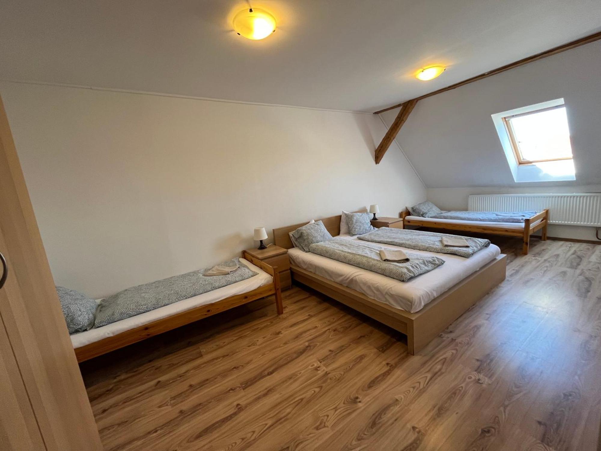 Hotel Dvůr Nové Zámky Mladec Esterno foto