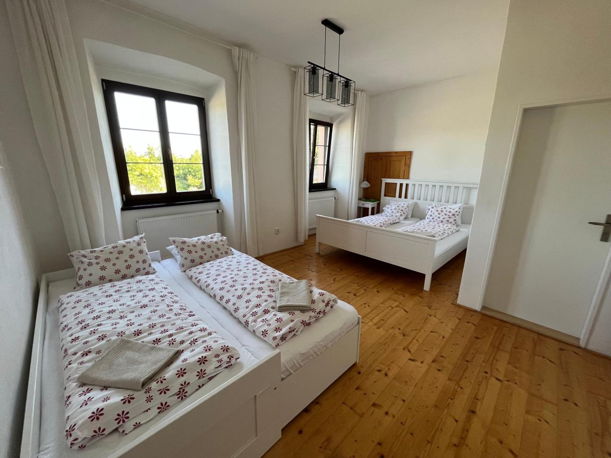 Hotel Dvůr Nové Zámky Mladec Esterno foto