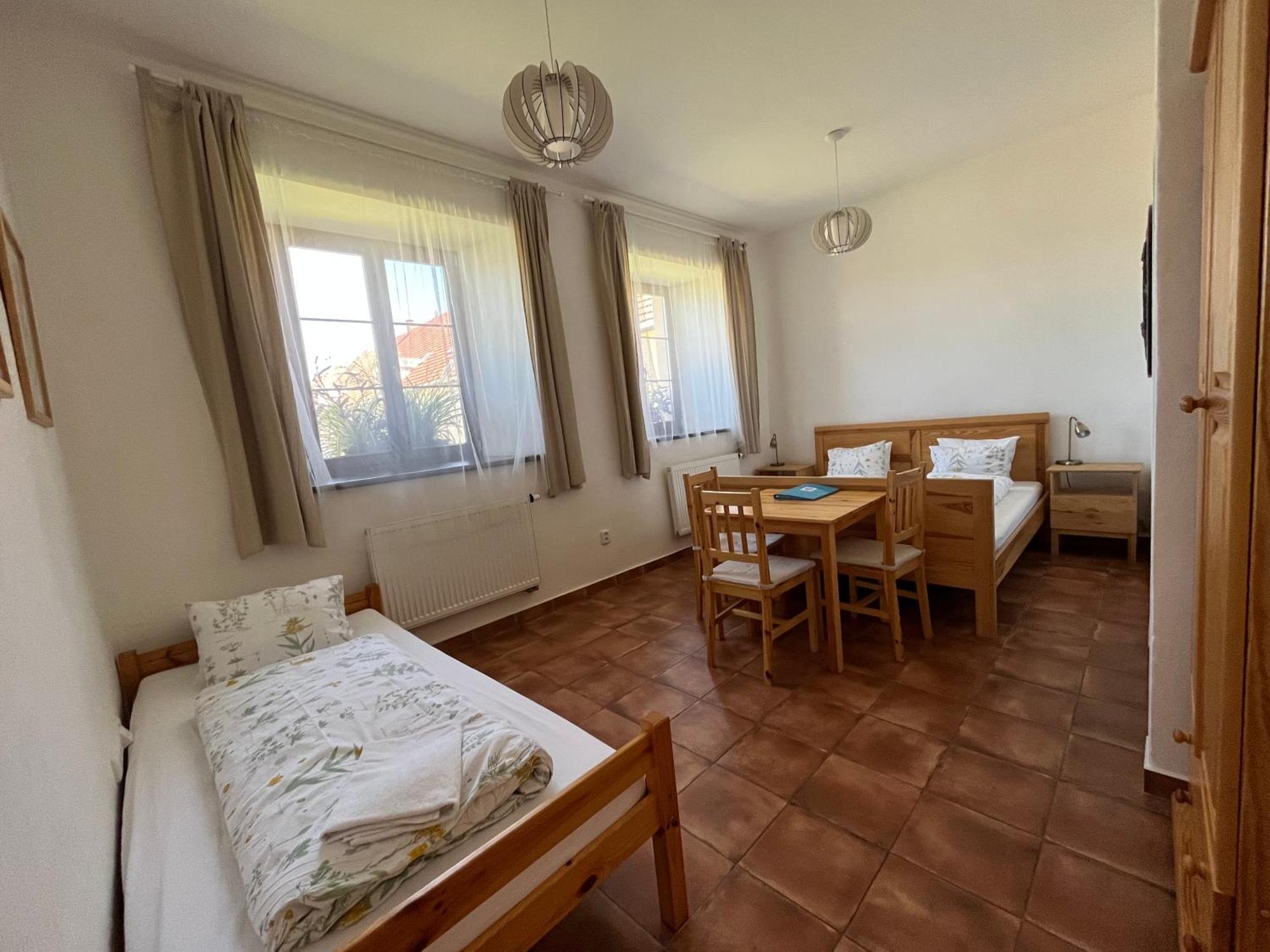 Hotel Dvůr Nové Zámky Mladec Esterno foto
