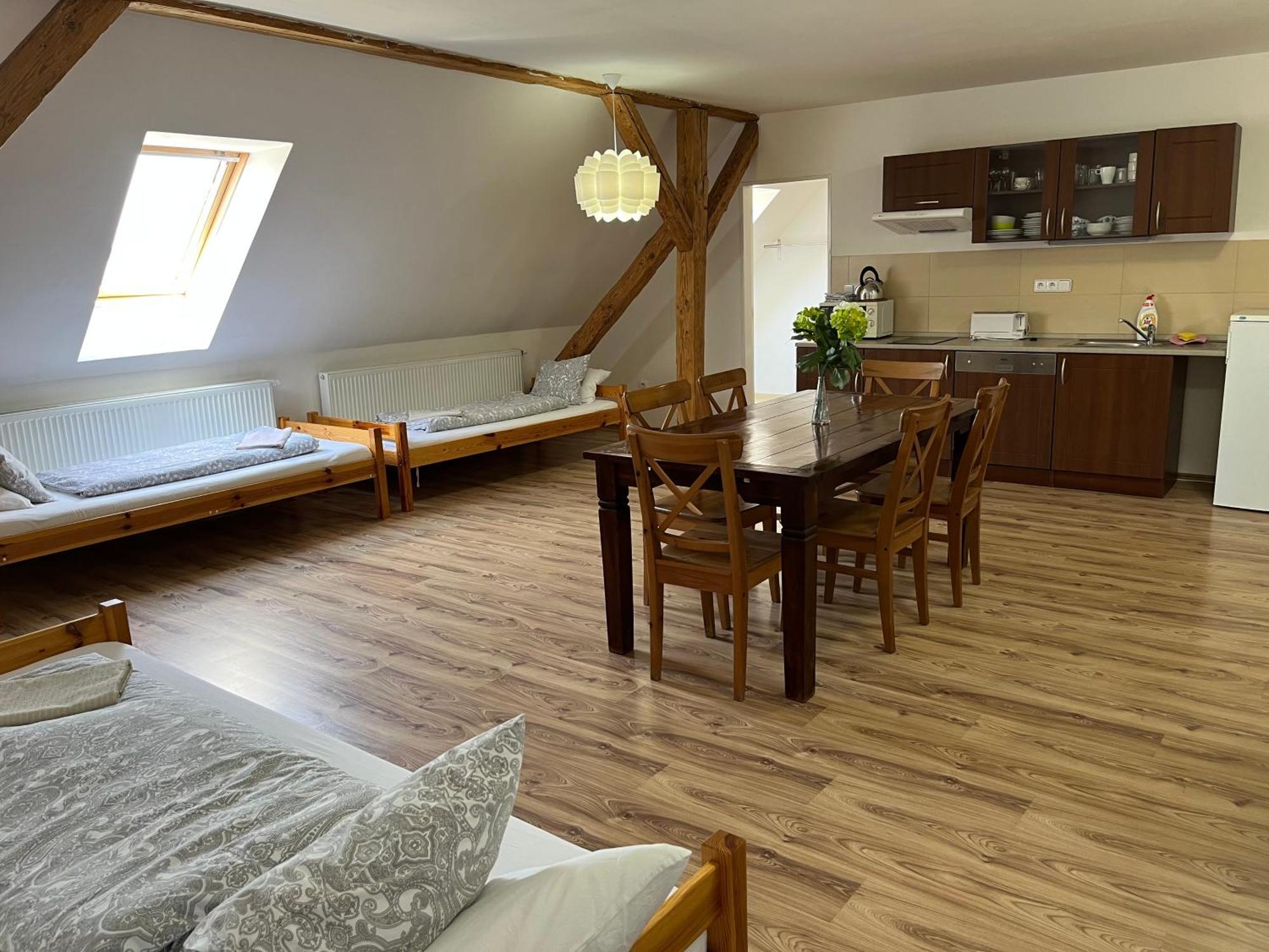 Hotel Dvůr Nové Zámky Mladec Esterno foto