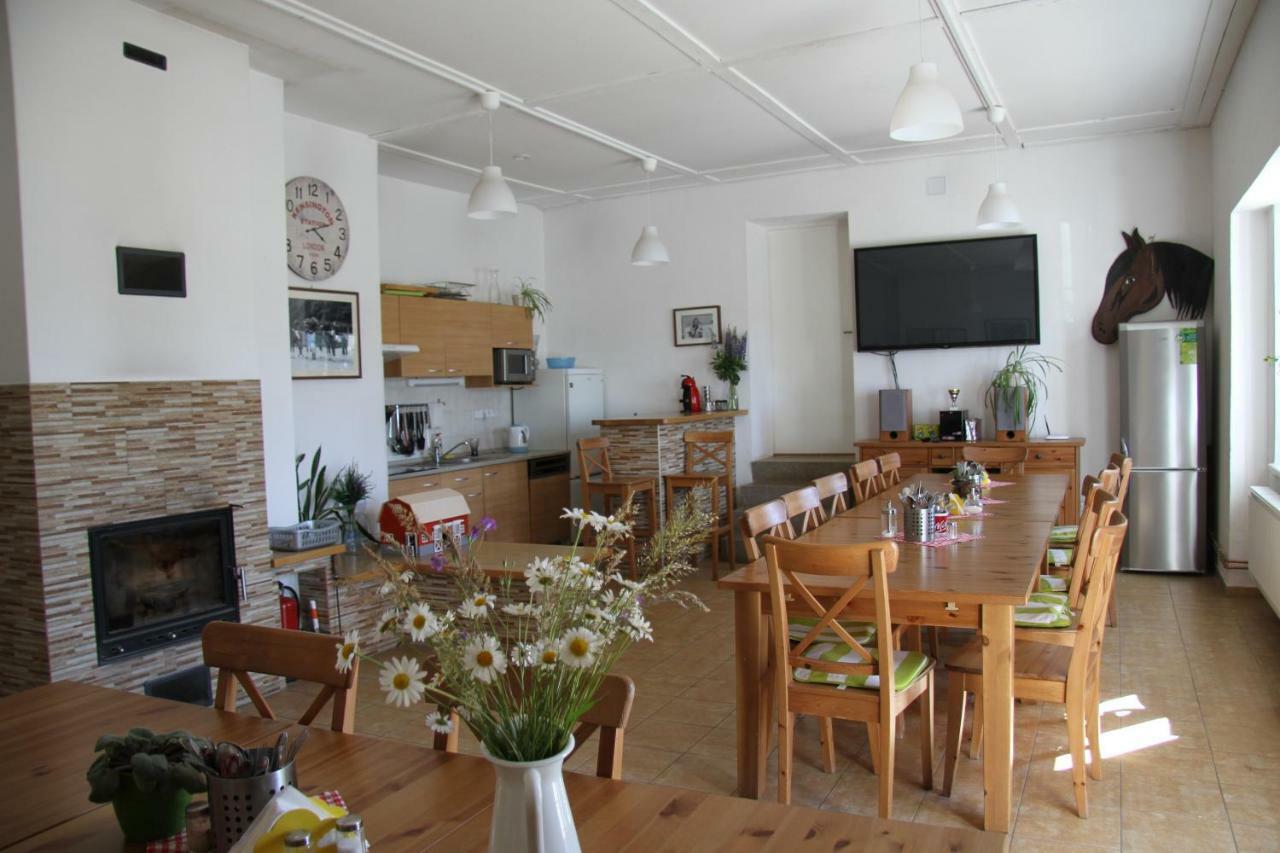 Hotel Dvůr Nové Zámky Mladec Esterno foto